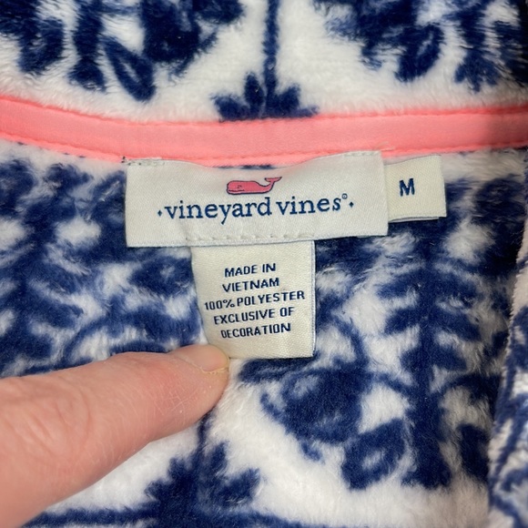 Vineyard Vines Island Tile Printed Teddy Fleece 1/2 Zip Pullover Blue Medium - Picture 4 of 8